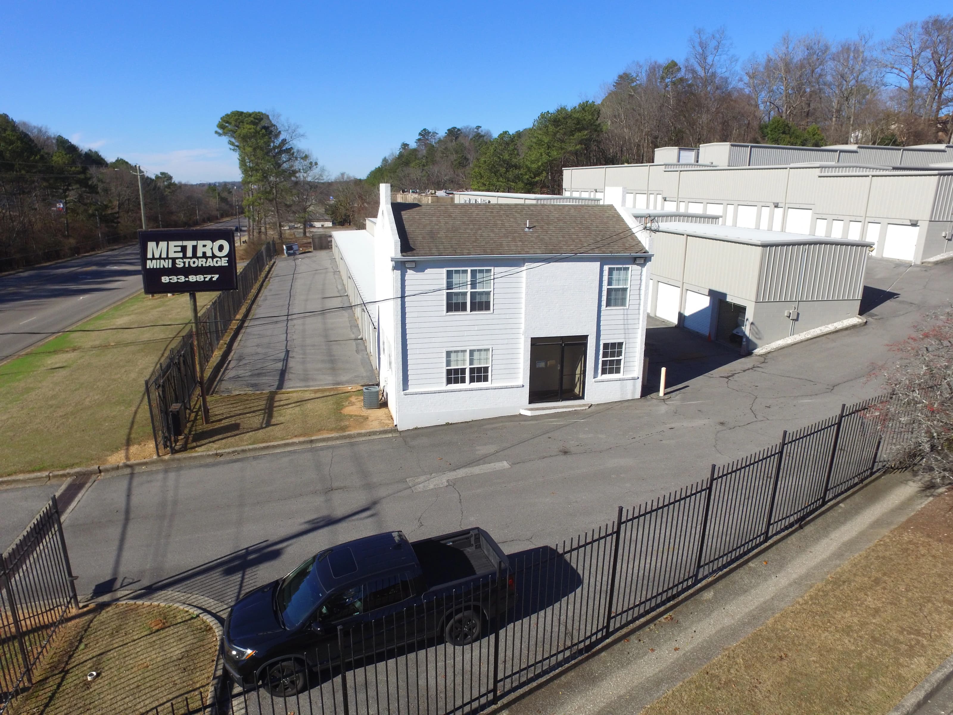 Metro Mini Storage office and entrance in Roebuck